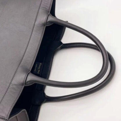 【DIOR直営】セール価格！BOOK TOTE レザー ミディアム