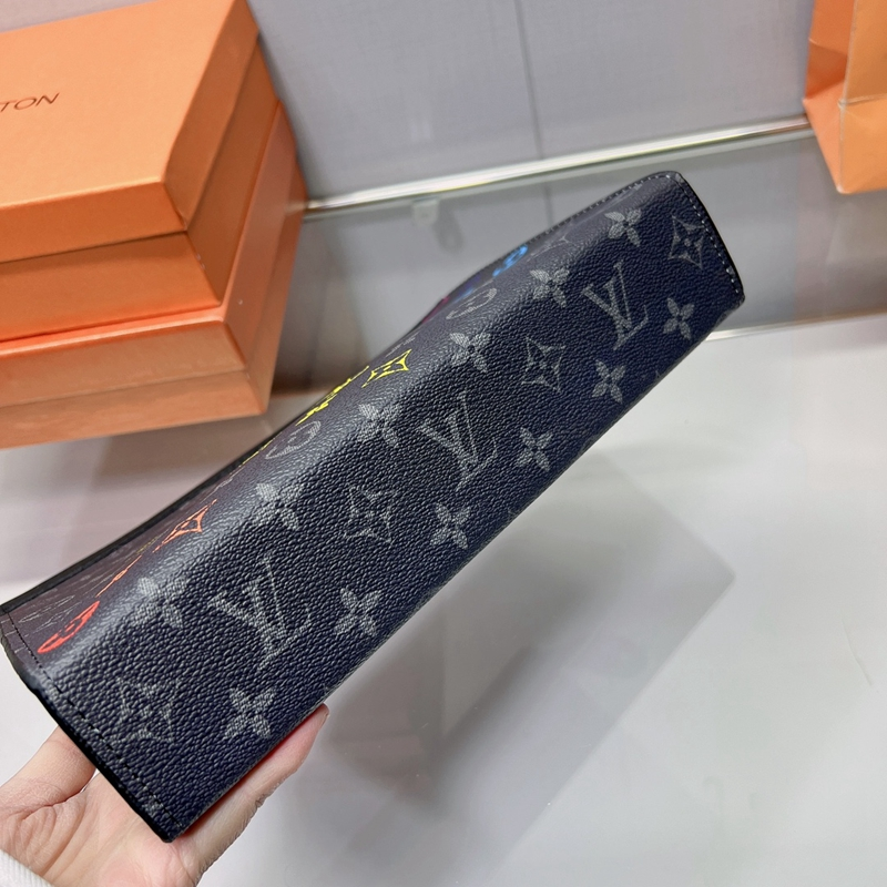 Louis Vuitton ☆ ルイヴィトン メンズポーチ、クラッチ、セカンドバッグ