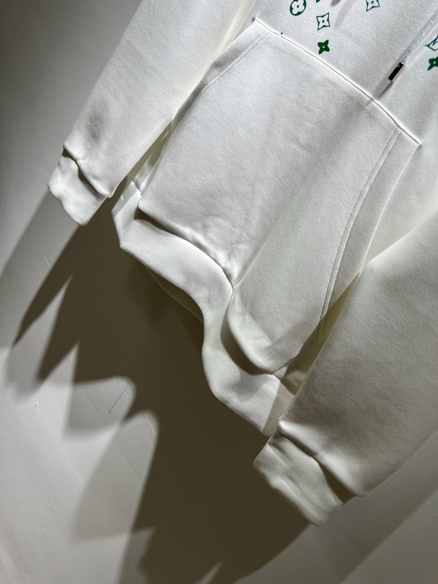 LOUIS VUITTON バックロゴ ユニセックス ロングスリーブ フーディー