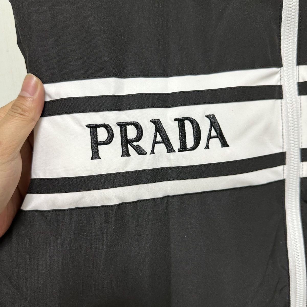 PRADA プラダ Re-Nylon スタンドアップカラー Vest ベスト