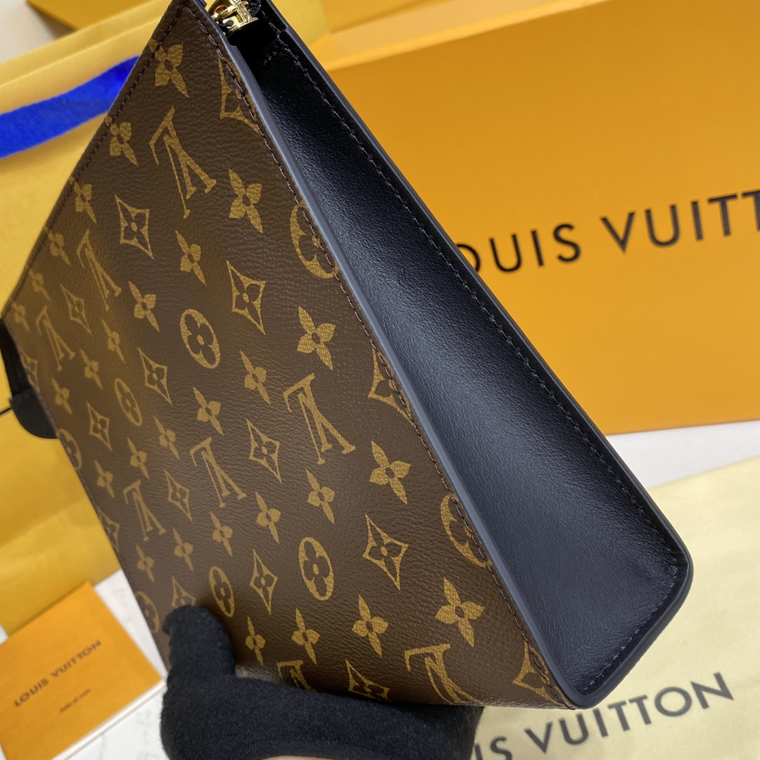Louis Vuitton ポッシュ・トワレ NM モノグラム クラッチバッグ
