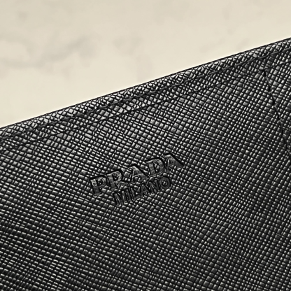 Pradaレザー コンチネンタルウォレット 財布 折財布