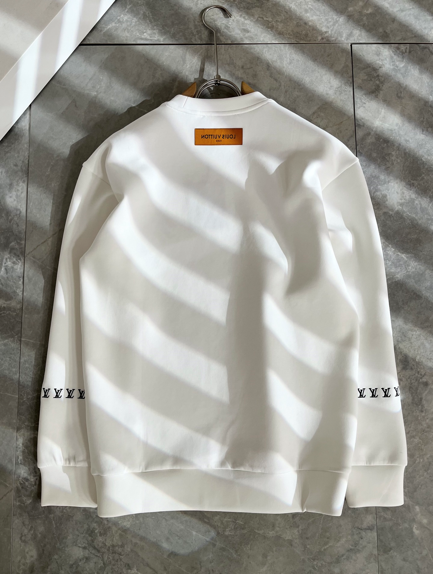 LOUIS VUITTON バックロゴ ユニセックス プルオーバー