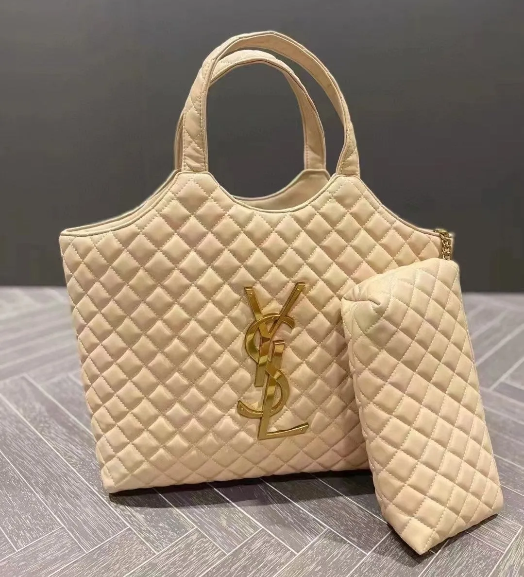 滝沢カレンさん【BLACKPINKROSE同じバッグ】SAINT LAURENTイカール マキシ ショッピングバッグ（ラムスキン／キルティング）