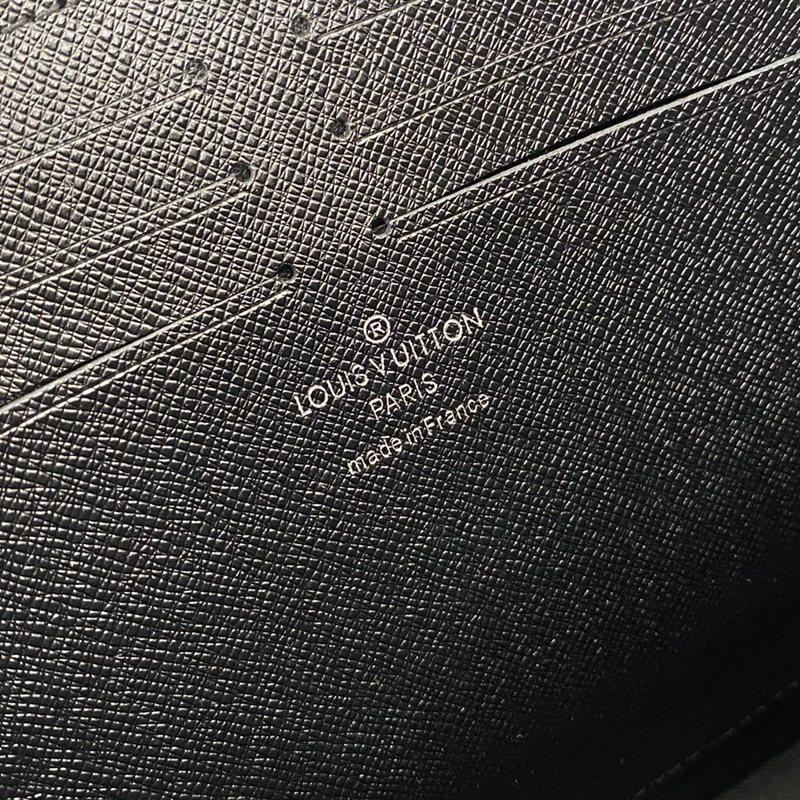 Louis Vuitton（ルイヴィトン）ポシェット・ヴォワヤージュ M30450