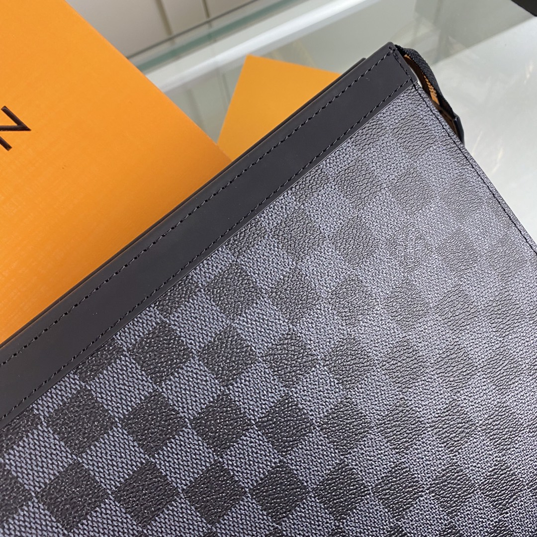 【LOUIS VUITTON】ポシェット・ヴォワヤージュ MM