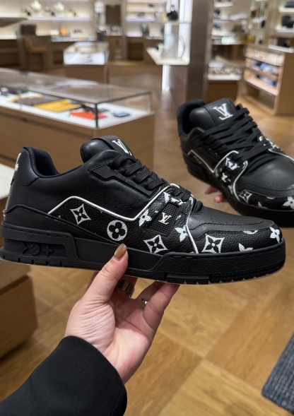 新作メンズ*LV*Trainer スニーカー モノクロモノグラム レザー