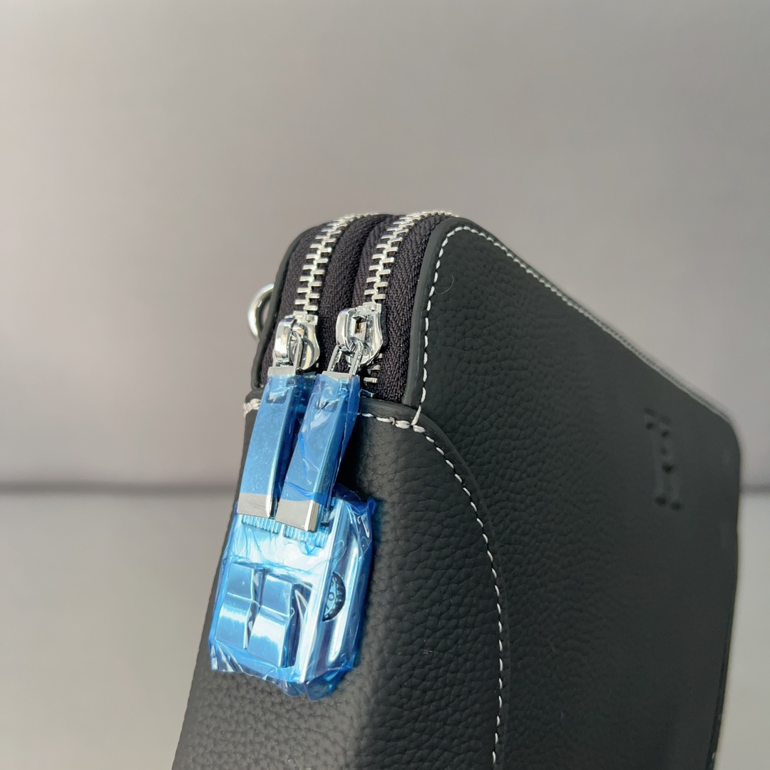 Hermesエルメス・レザークラッチバック