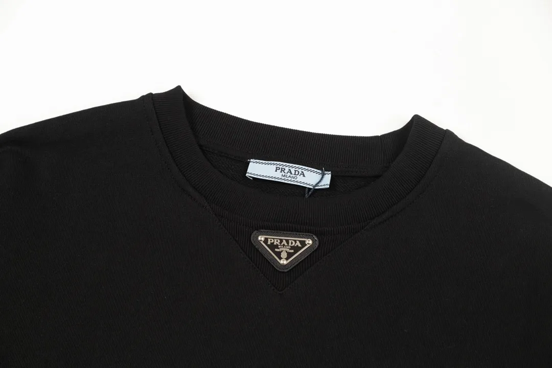 【PRADA公式旗艦店】ご好評に付き再入荷！！