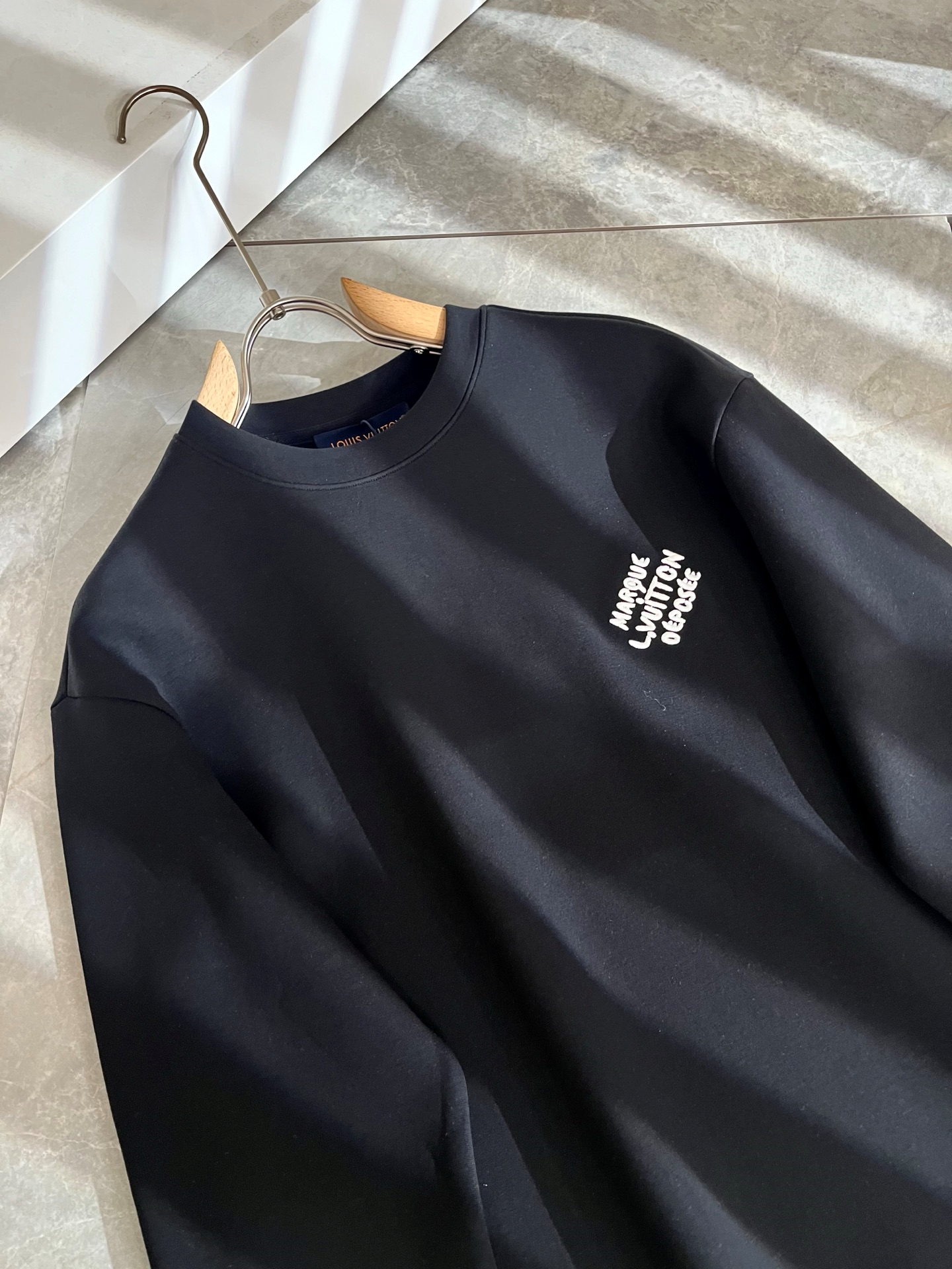 LOUIS VUITTON バックロゴ ユニセックス プルオーバー