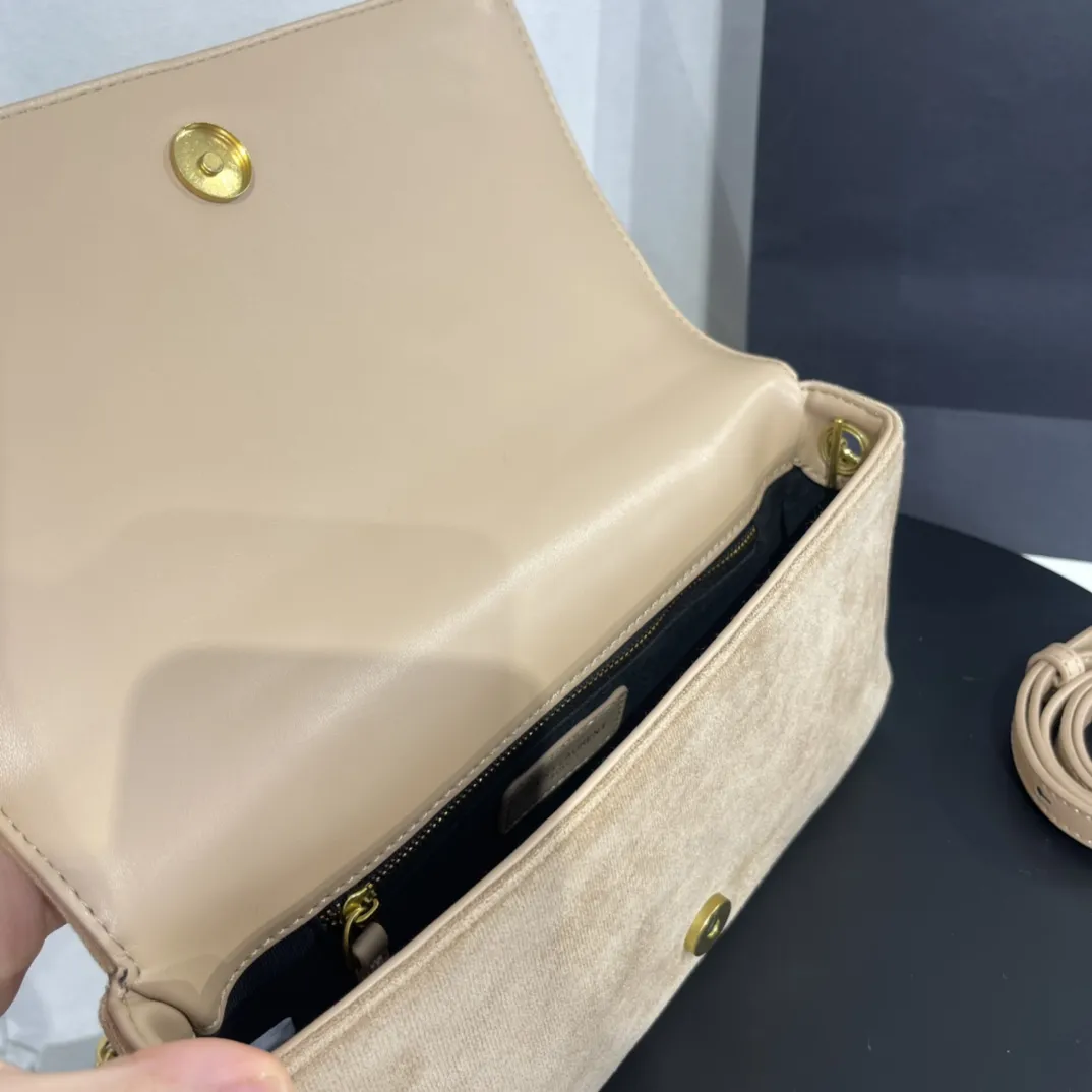 イヴ・サンローラン ブラック スエード モノグラム ミディアム ケイト タッセル バッグ