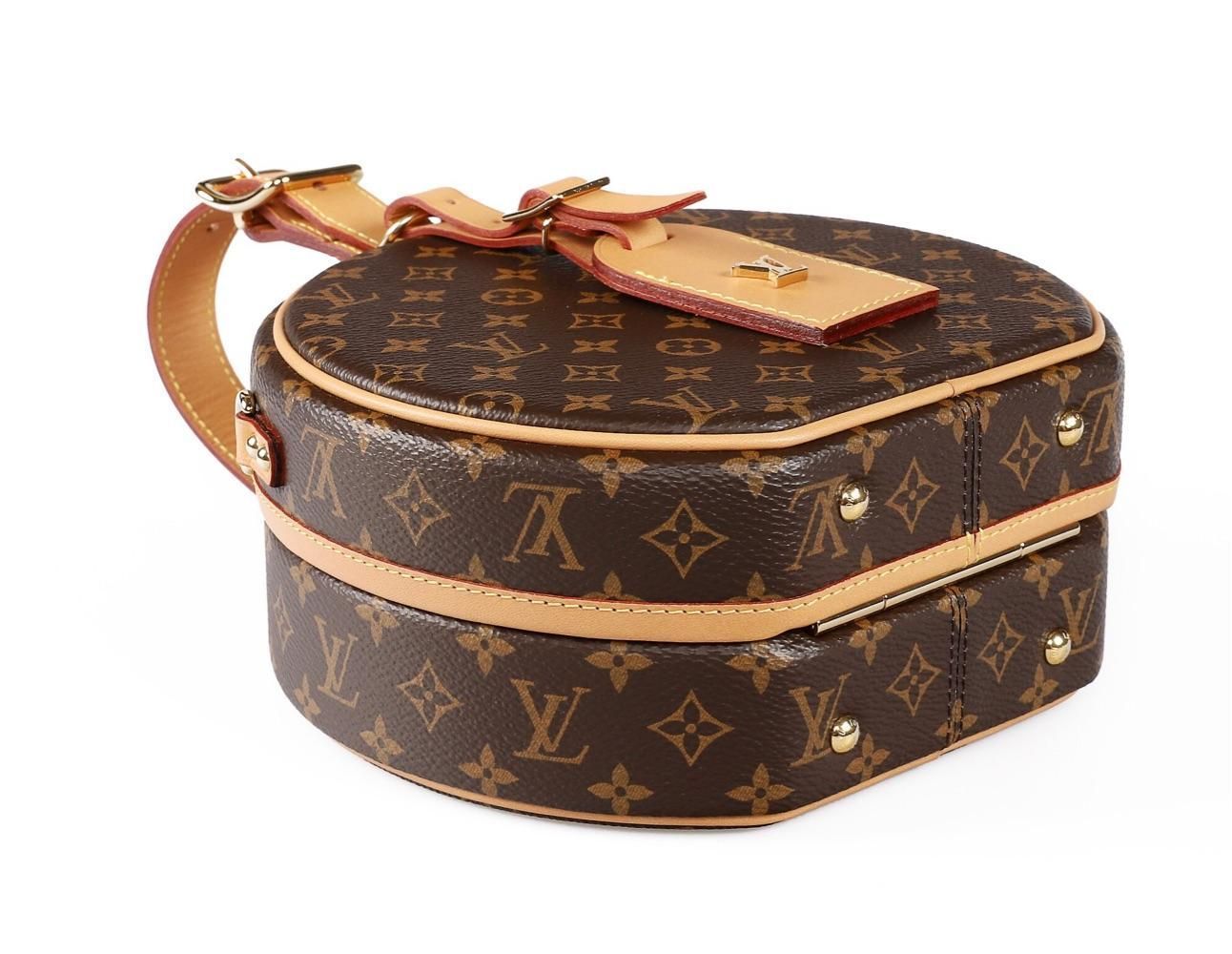 LOUIS VUITTONモノグラム ボワット シャポー スープル MM/M45647