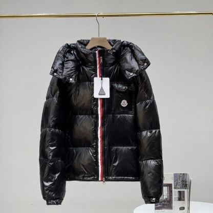 【公式認定ストア】MONCLERモンクレール 定番ダウンコート 限定発売中！多くの著名人やセレブに愛用されています! 爆買い！即完売必至 MONTBELIARD「三色ストライプジッパー」(さんしょくストライプジッパー)