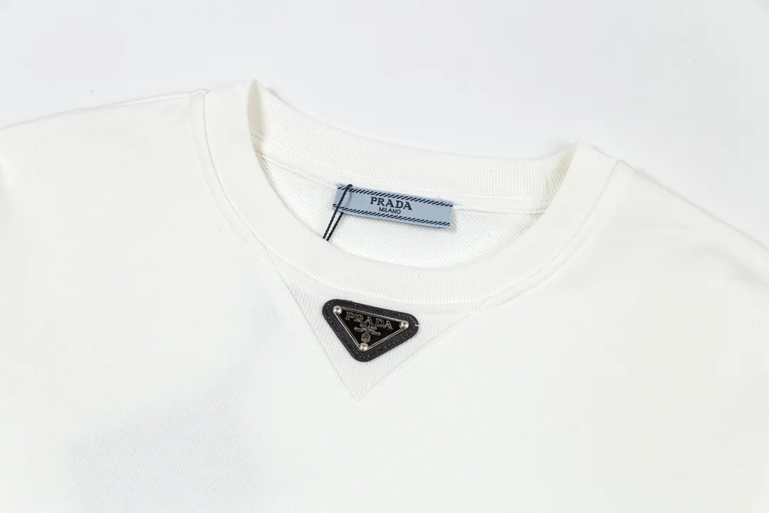 【PRADA公式旗艦店】ご好評に付き再入荷！！