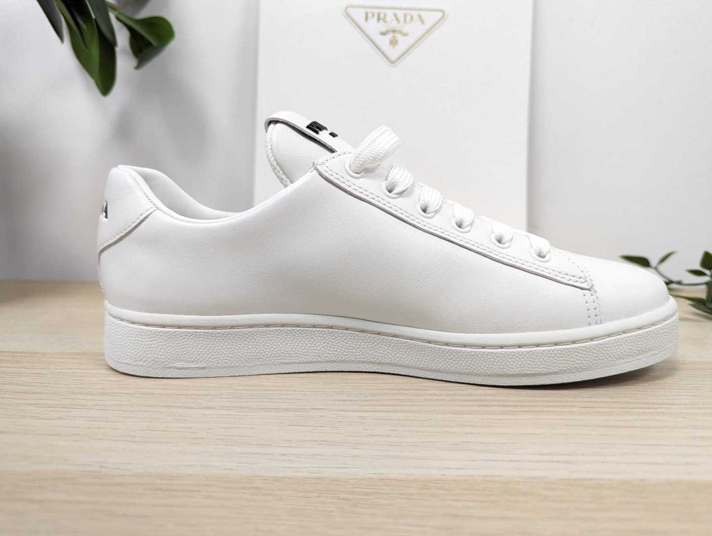 6万取引突破★UPS速達便利用！【PRADA】2EG400 3ON8_スニーカー