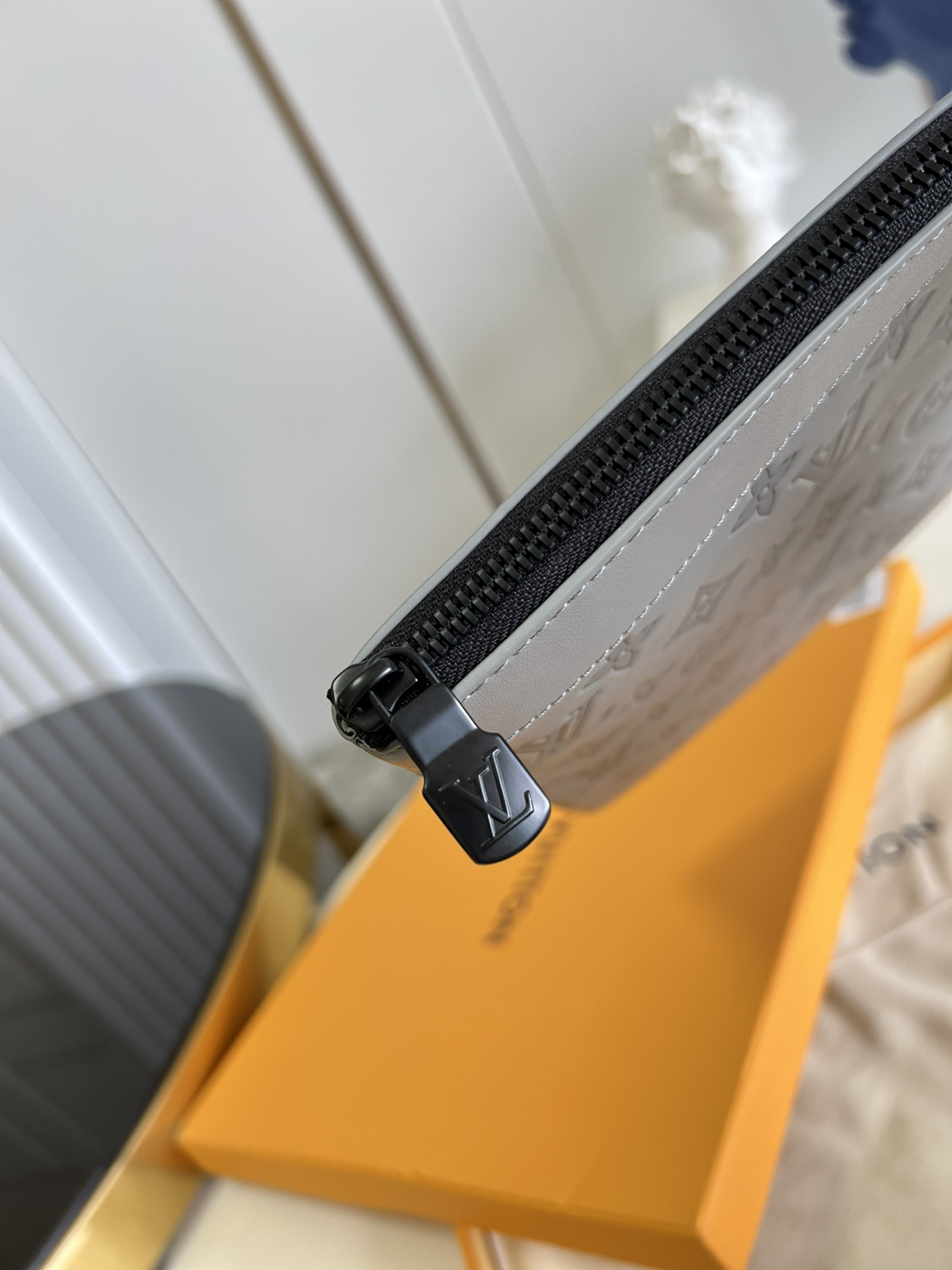 LOUIS VUITTON ポシェット・ディスバリーGM グレーM81385