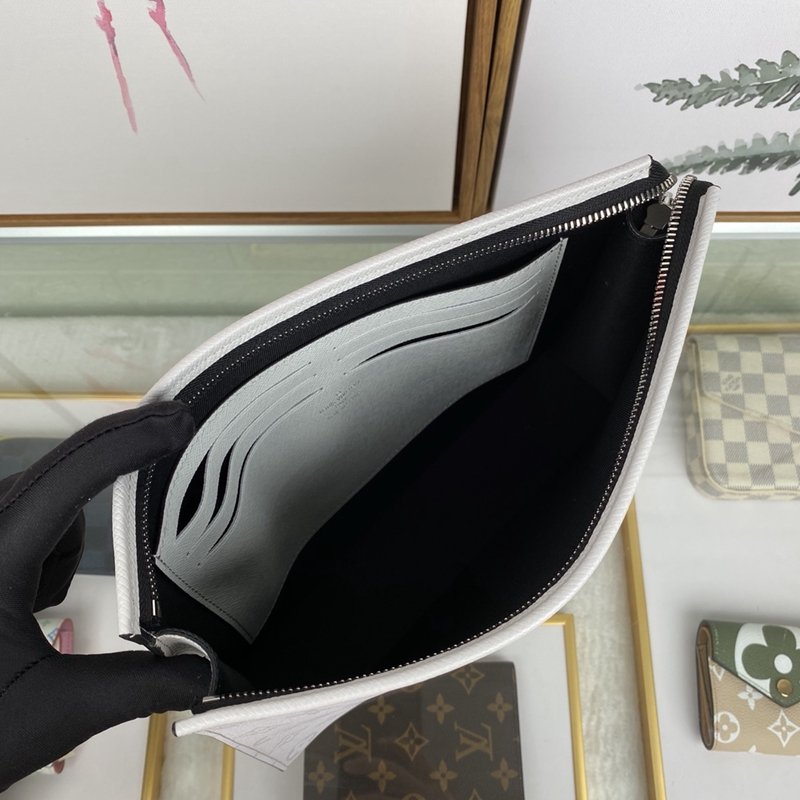 Louis Vuitton（ルイヴィトン）ポシェット・ヴォワヤージュ MM M30420