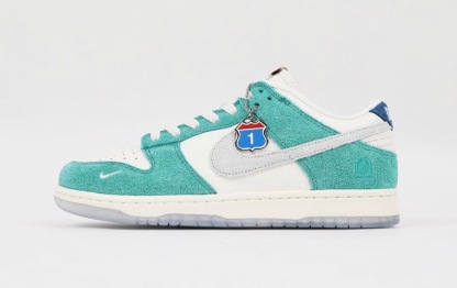 カシーナ × ナイキ 最新コラボスニーカー ダンク ロー全2色が登場