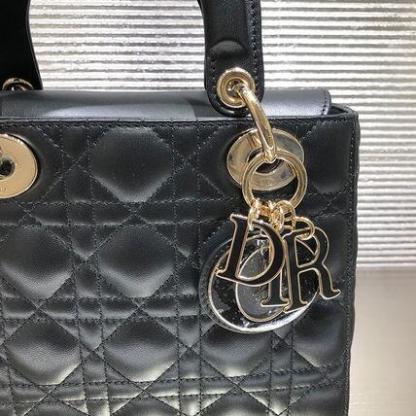 ６万取引突破★UPS速達便利用！【DIOR★ディオール】バッグ