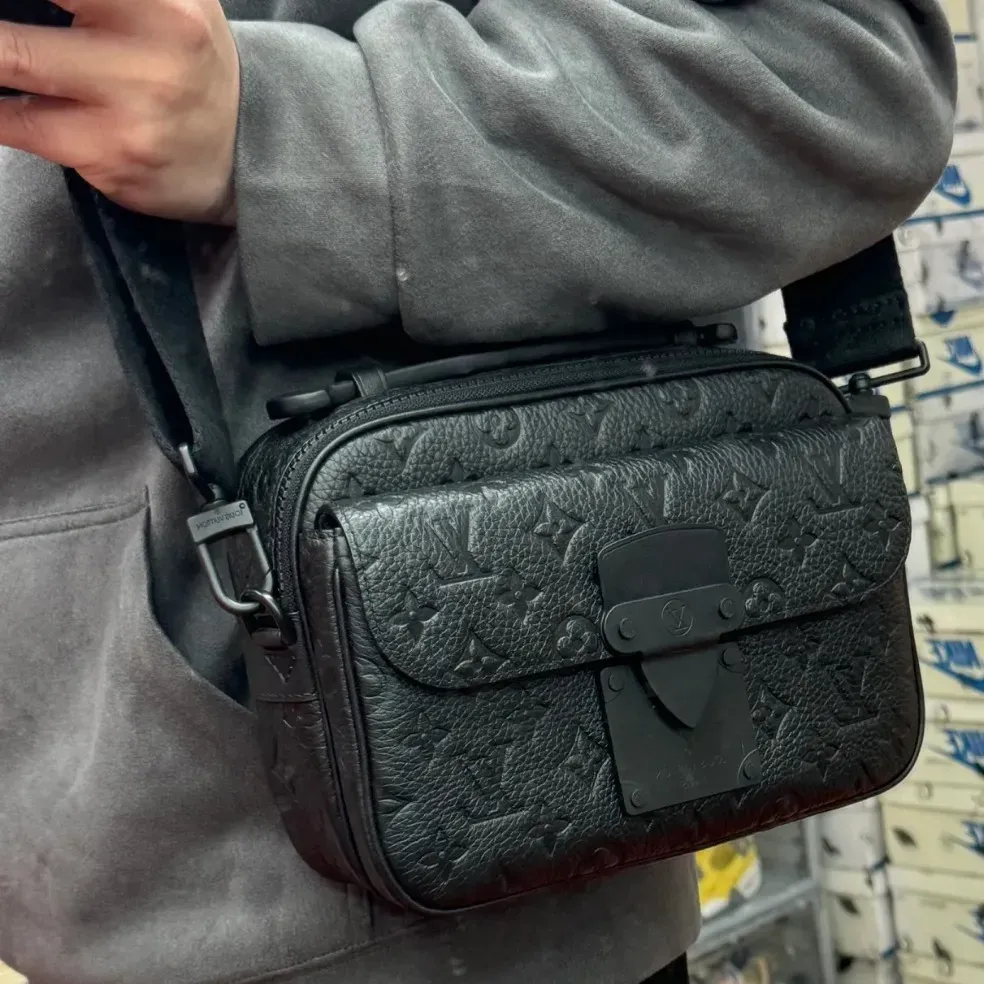 【マルチバッグ】Louis Vuitton　Sロック メッセンジャー バッグ