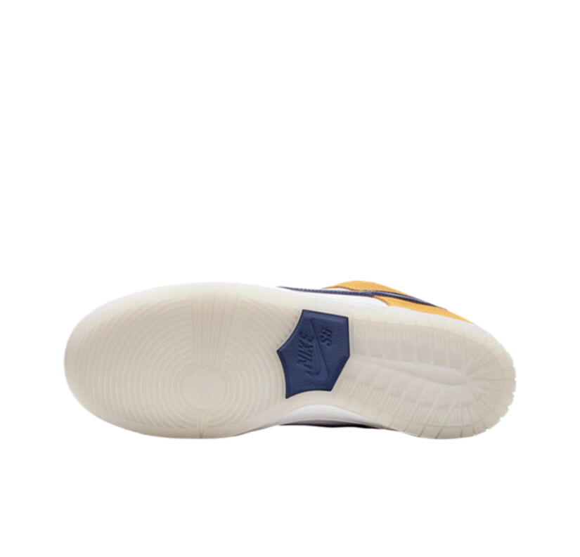 🔥超人気 ★Nike★ NIKE SB DUNK LOW “LASER ORANGE”★男女★◆送料無料◆