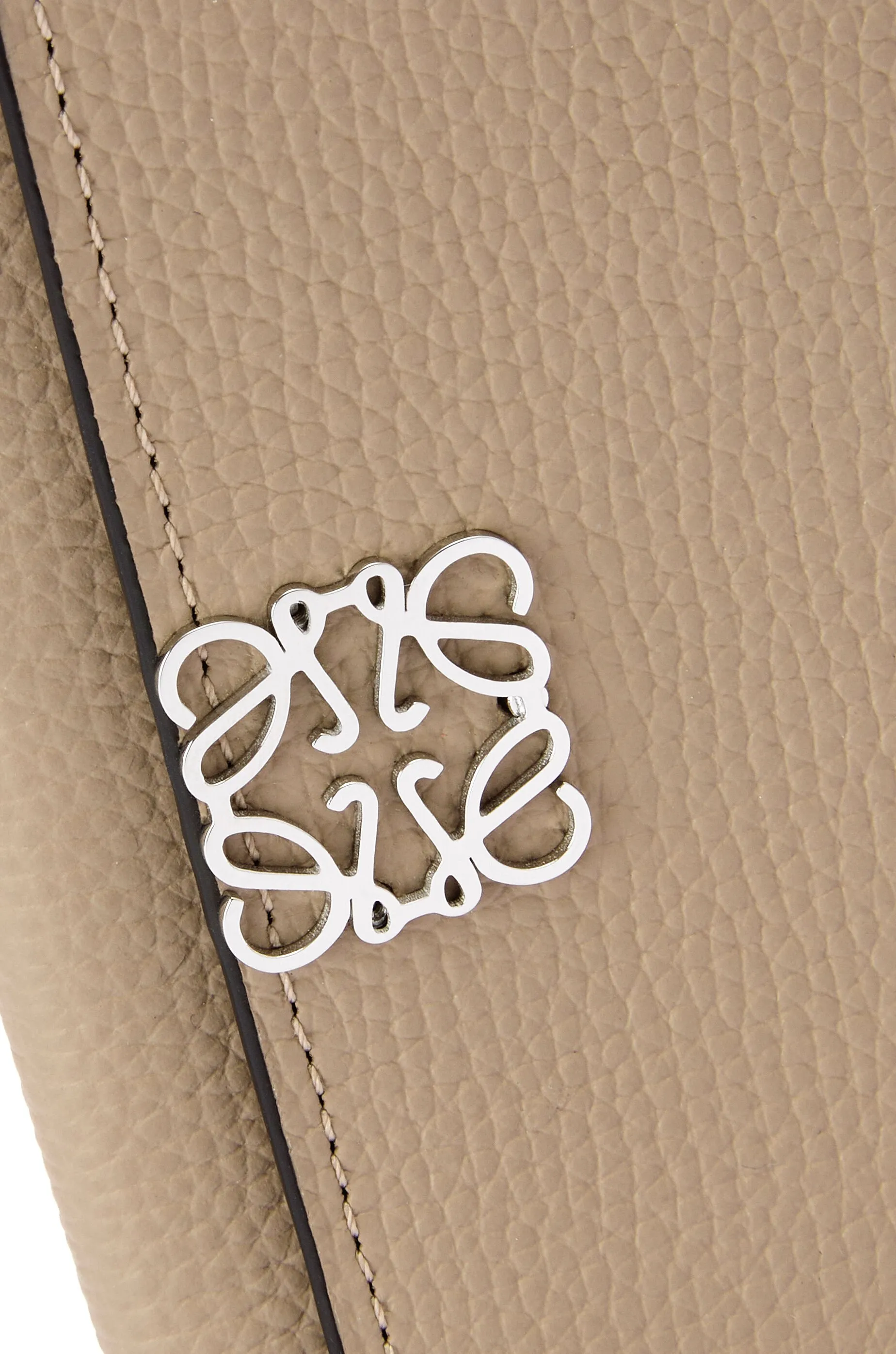 アナグラム バーティカル ウォレット スモール（ペブルグレインカーフ）