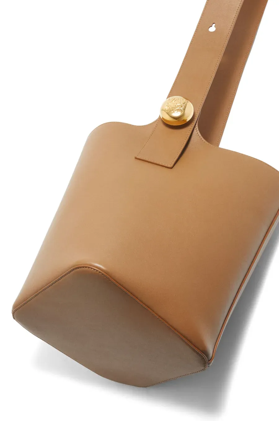 ペブル バケットバッグ ミディアム（メローカーフ）