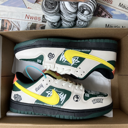 Nike Dunk Low "Stüssy Beemer"【本物の商品保証】【代金引換】