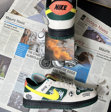 Nike Dunk Low "Stüssy Beemer"【本物の商品保証】【代金引換】