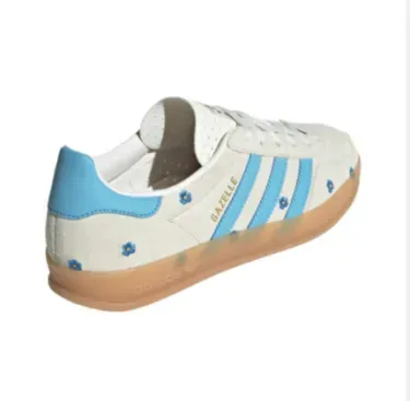 花柄刺繍の施された adidas Gazelle Indoor が発売予定 ［IF4491 / IF4490］