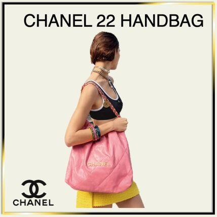 通勤からお出かけまで♪【CHANEL】Chanel 22 Handbag