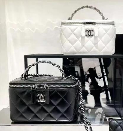 23K★大人シックに決まる★CHANEL★バニティケース★新ハンドル
