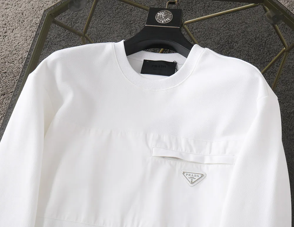 【PRADA 公式旗艦店】好評に付き再入荷！！