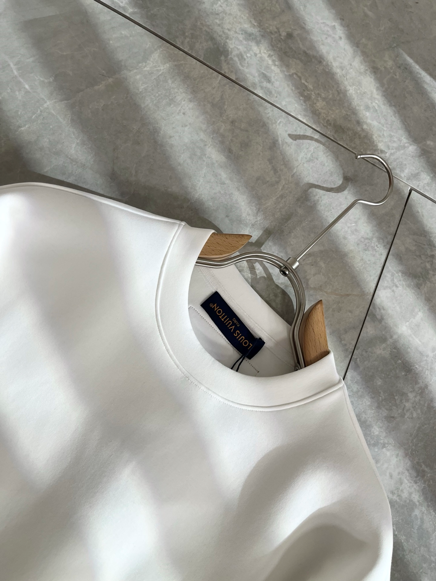 LOUIS VUITTON バックロゴ ユニセックス プルオーバー