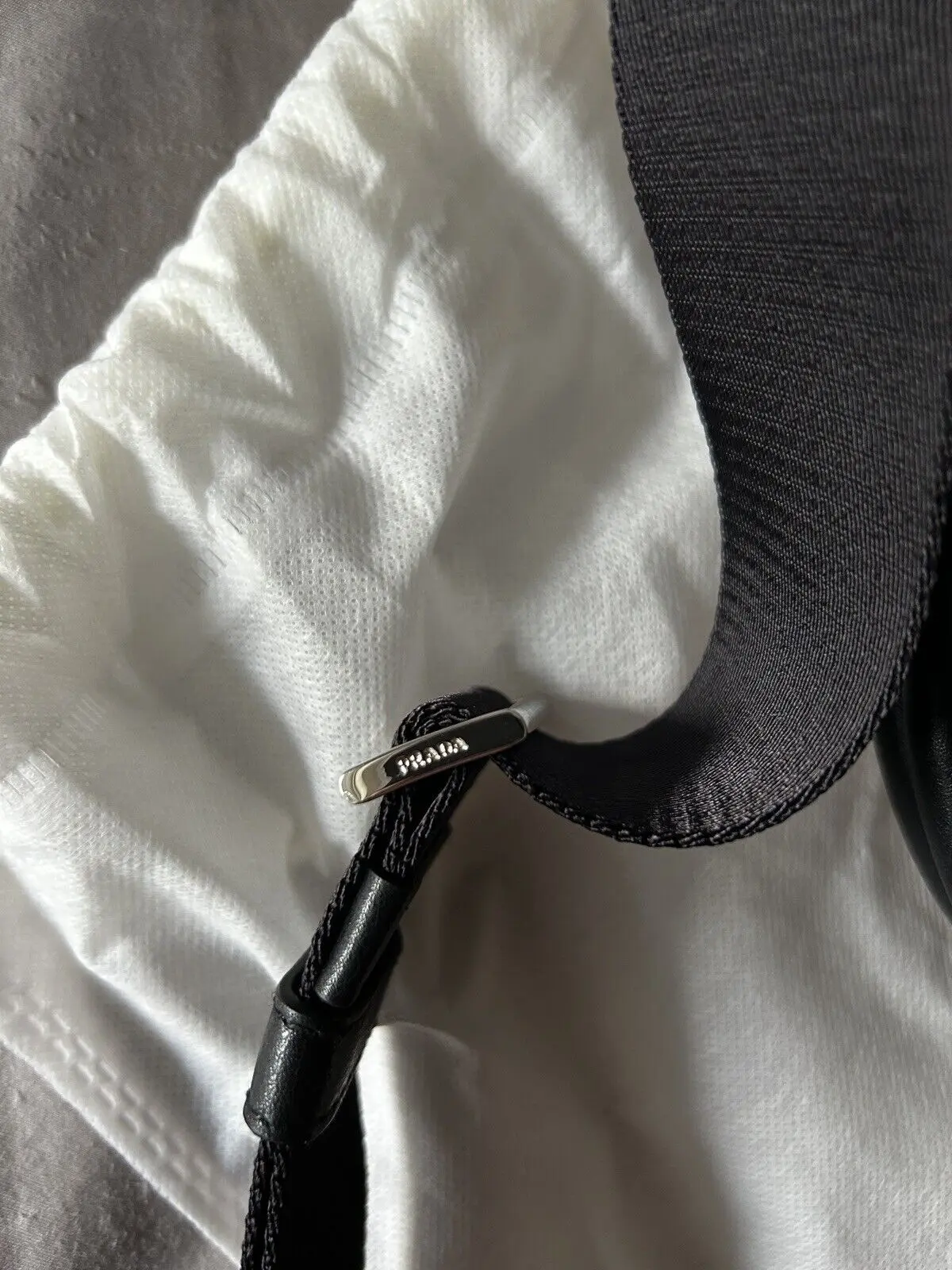 PRADA プラダロゴ レザー ブリーフケース ビジネスバッグ 2VE368