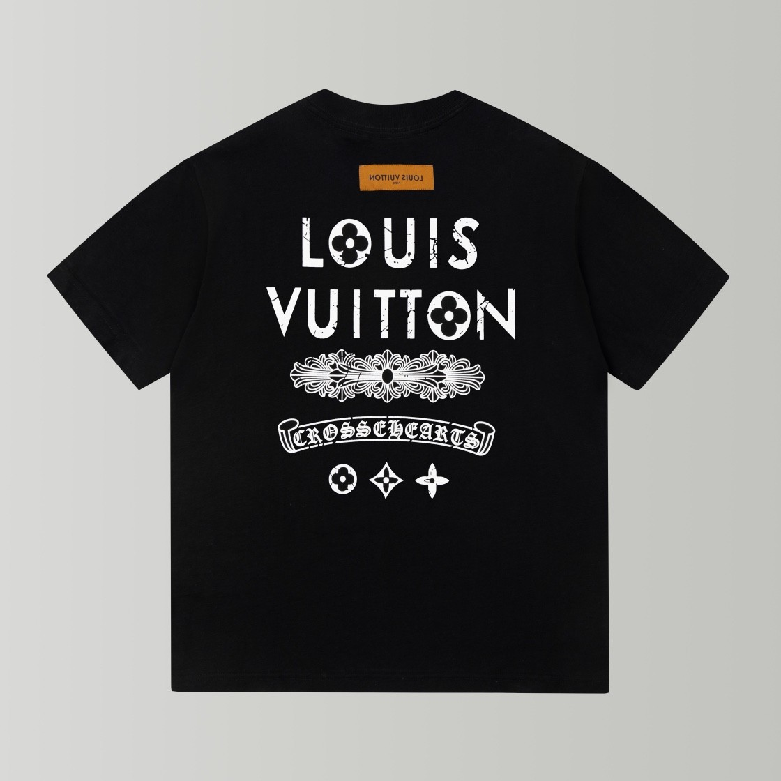 LOUIS VUITTON x Chrome Hearts コラボレーション、26SS 限定版ロゴプリントTシャツ