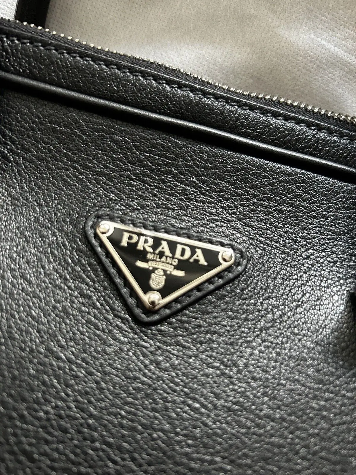 PRADA プラダロゴ レザー ブリーフケース ビジネスバッグ 2VE368