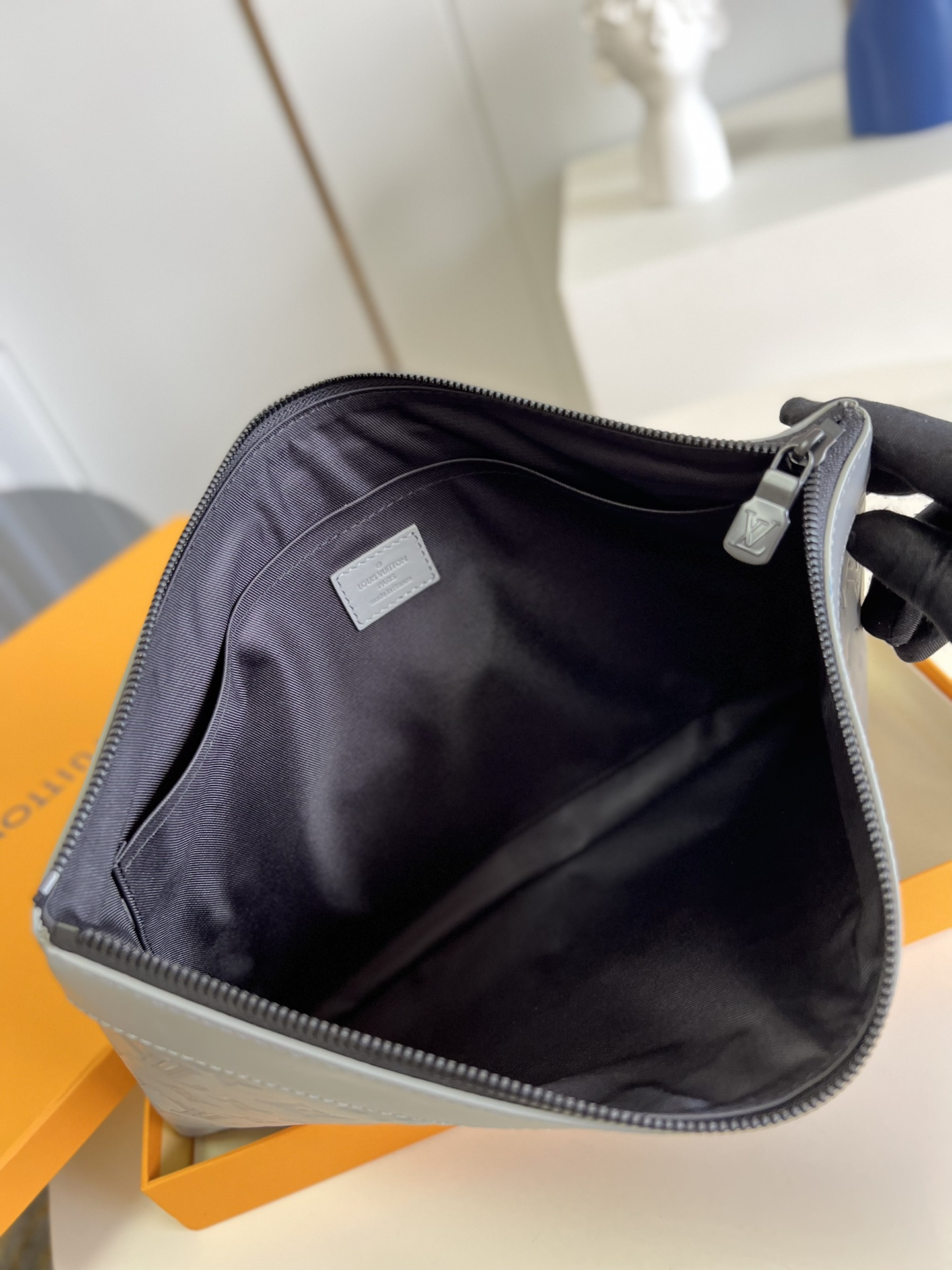 LOUIS VUITTON ポシェット・ディスバリーGM グレーM81385