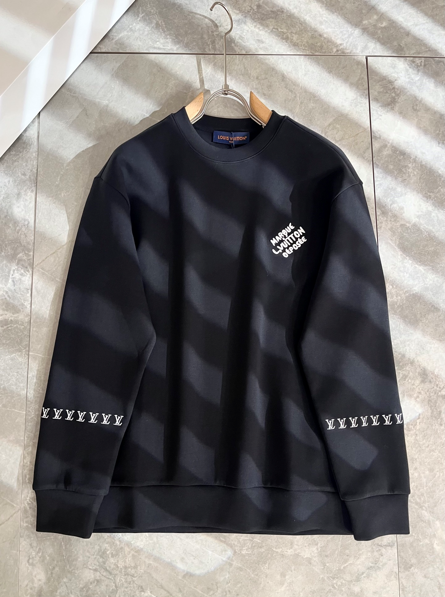 LOUIS VUITTON バックロゴ ユニセックス プルオーバー