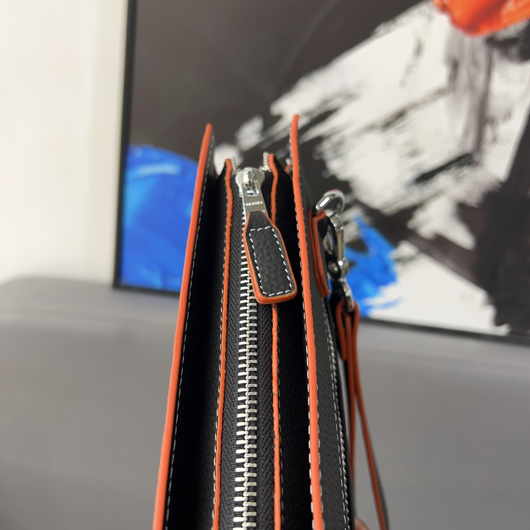 Hermesエルメス・レザークラッチバック