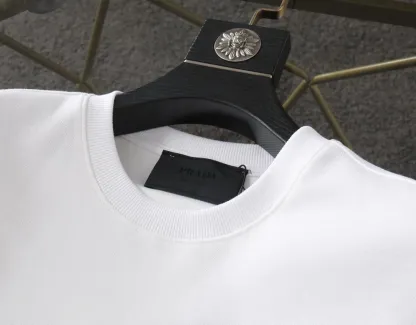 【PRADA 公式旗艦店】好評に付き再入荷！！