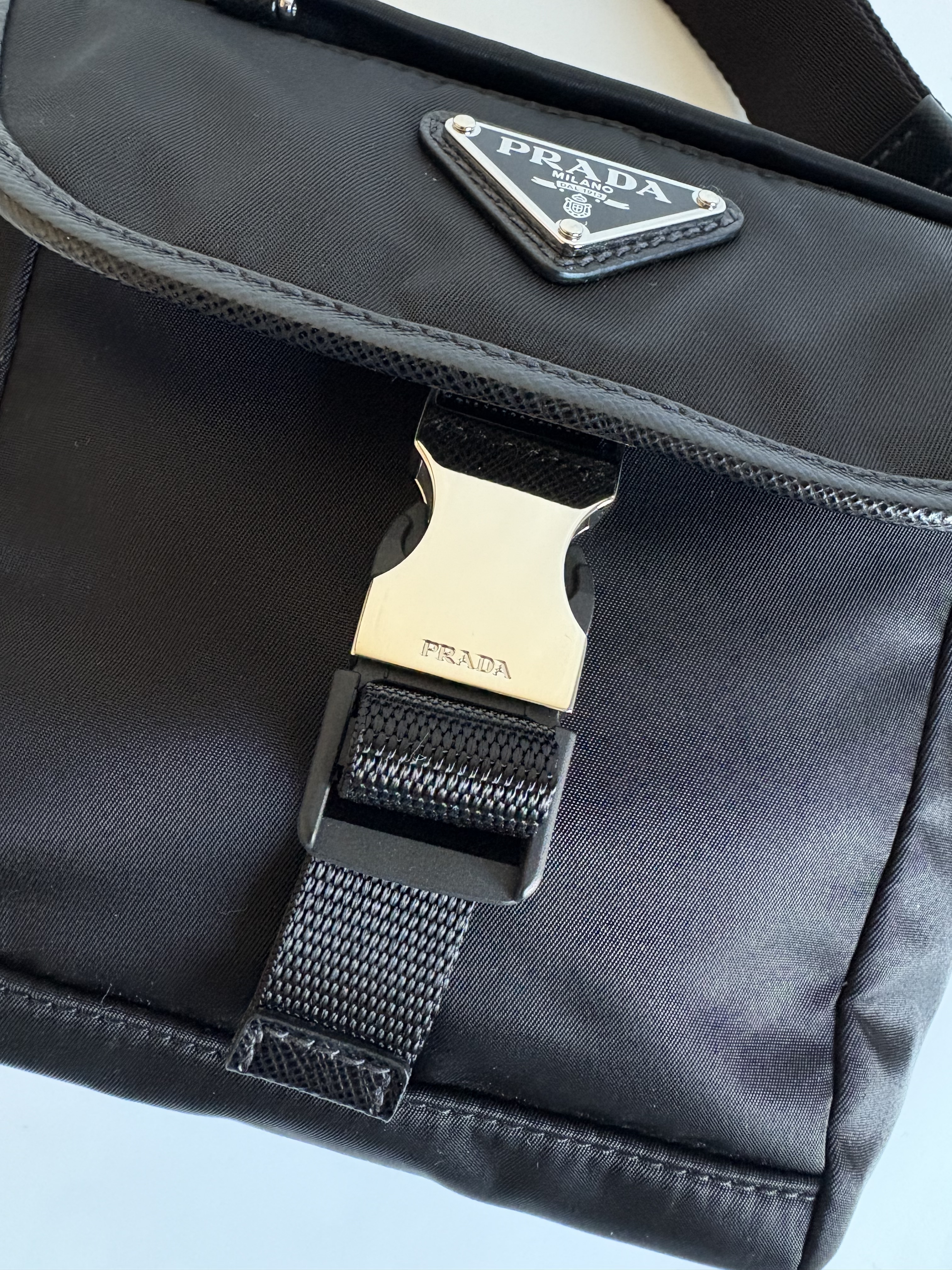 PRADA 2VD070 Re-Nylon xサフィアーノレザー ショルダーバッグ