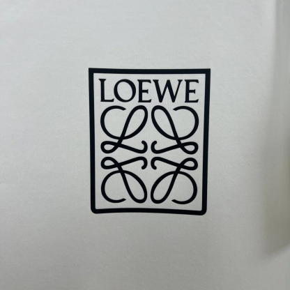LOEWE『S-4XL』トレンド最先端 シーズン必須アイテム コーディネートの主役 アウトドア クラシック Ｔシャツ
