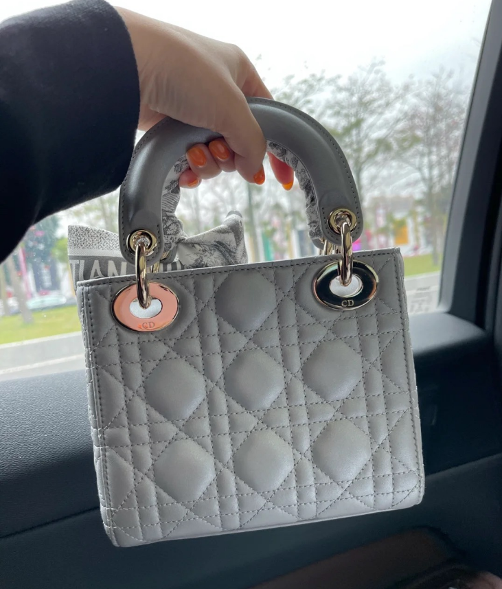 【ディオール国内配送】LADY DIOR マイクロバッグ【最短発送】