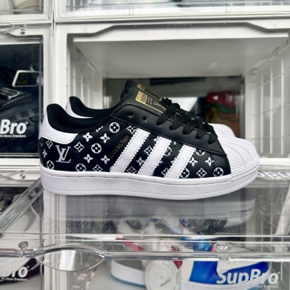 Louis Vuitton x Adidas Superstar 3色