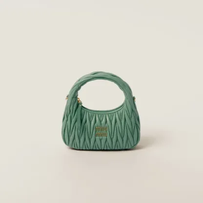 ワンダー マテラッセレザー ホーボーバッグ