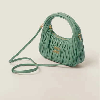 ワンダー マテラッセレザー ホーボーバッグ