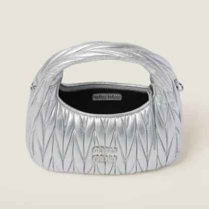 ワンダー マテラッセレザー ホーボーバッグ