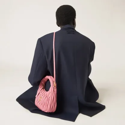 ワンダー マテラッセレザー ホーボーバッグ