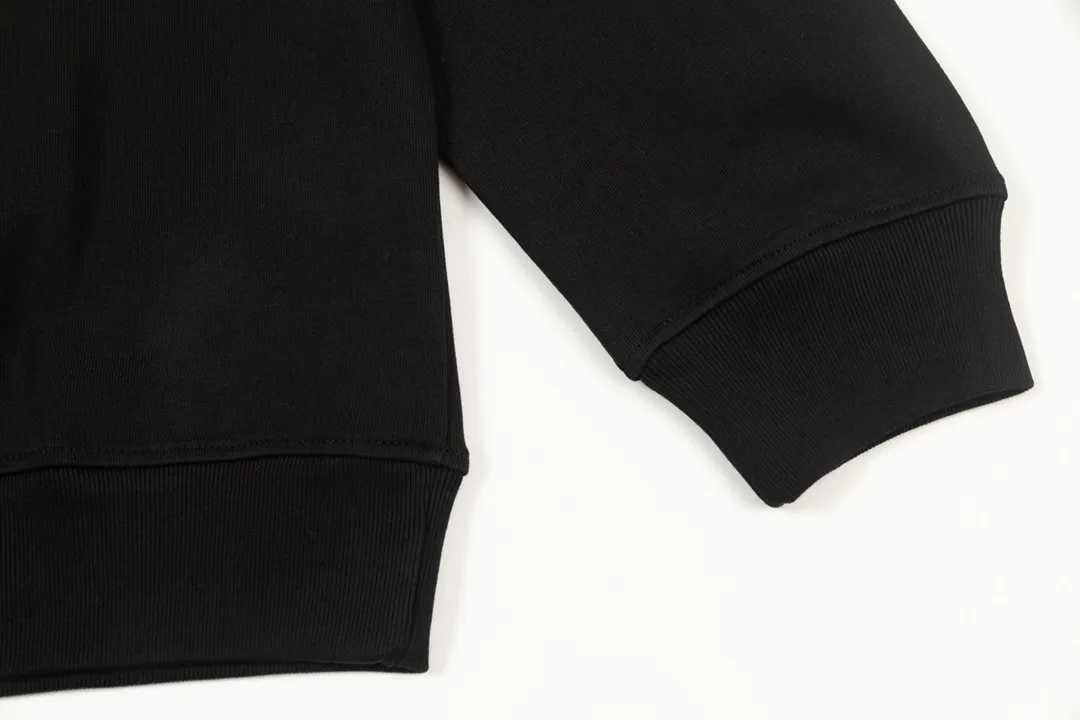 【PRADA公式旗艦店】ご好評に付き再入荷！！